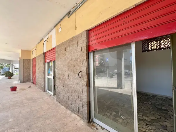 3 LOCALI C\1 VIA MARTIRI D'AVOLA