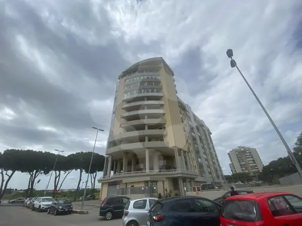 SAN PAOLO - TRIVANI 100 MQ CON CANTINOLA E POSTO AUTO